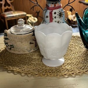 Eo Brody co mj-20 no 12 milk glass vase with grapes